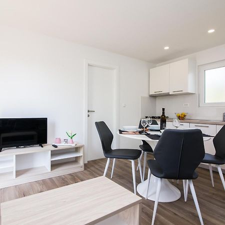 Luxury Mobile Homes Liza Biograd Na Moru Esterno foto