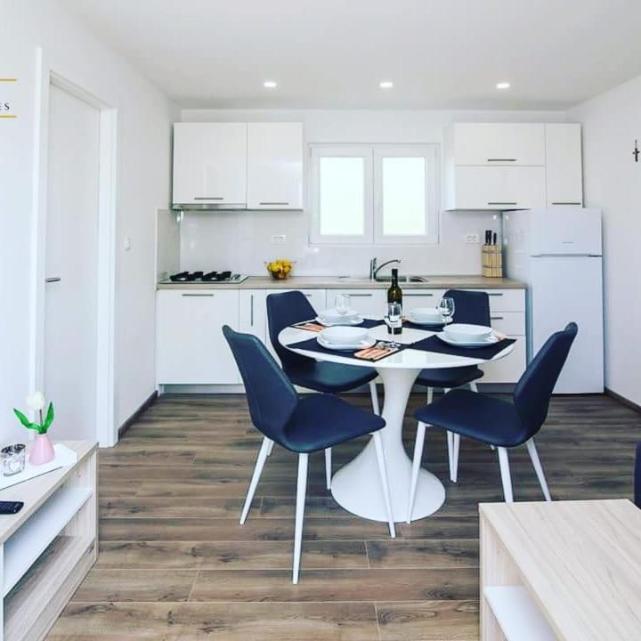 Luxury Mobile Homes Liza Biograd Na Moru Esterno foto