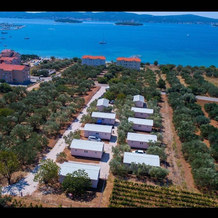 Luxury Mobile Homes Liza Biograd Na Moru Esterno foto